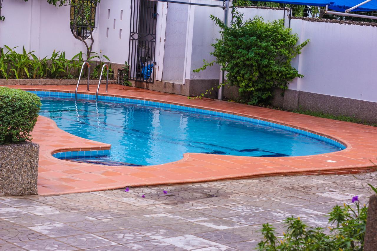 Lavender Lodge Hotel Accra Buitenkant foto