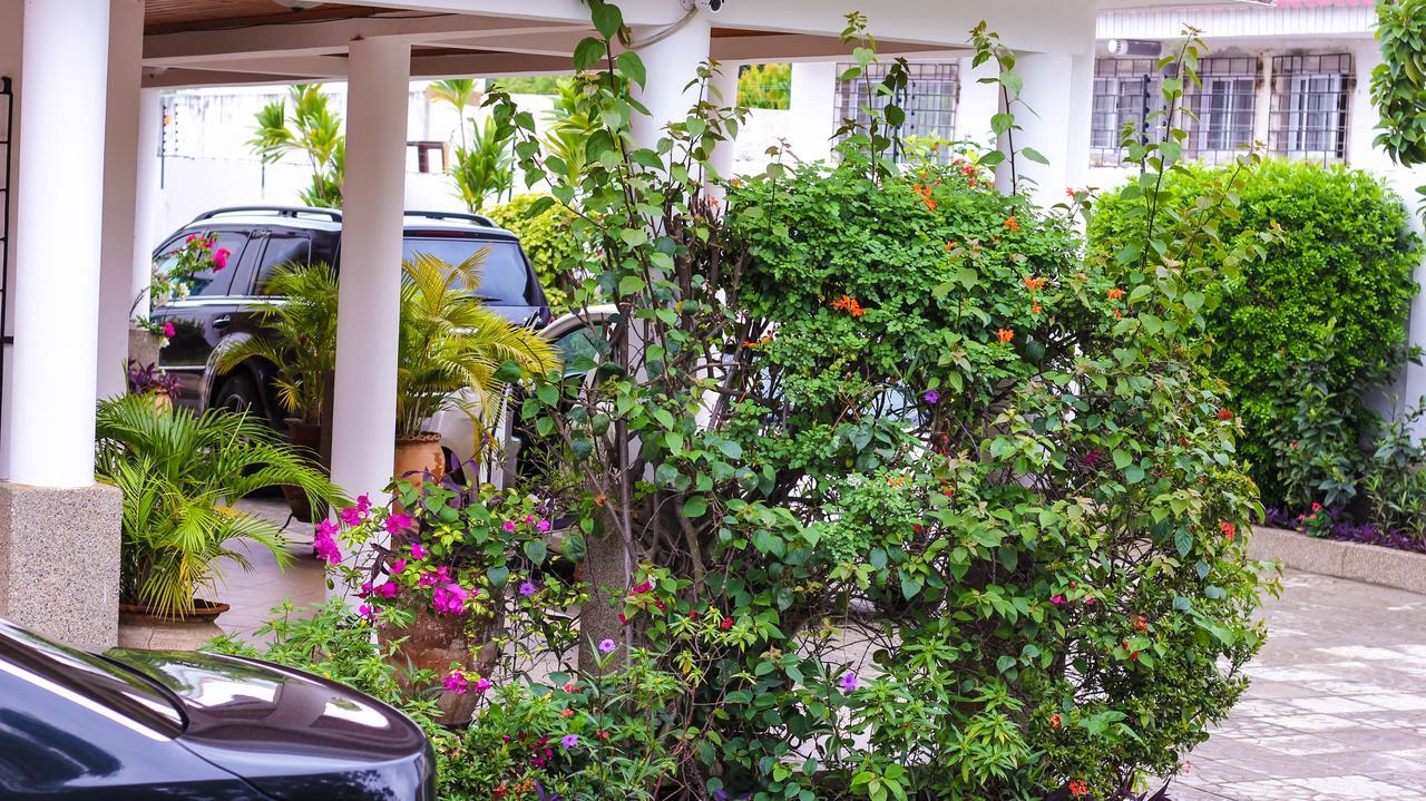 Lavender Lodge Hotel Accra Buitenkant foto