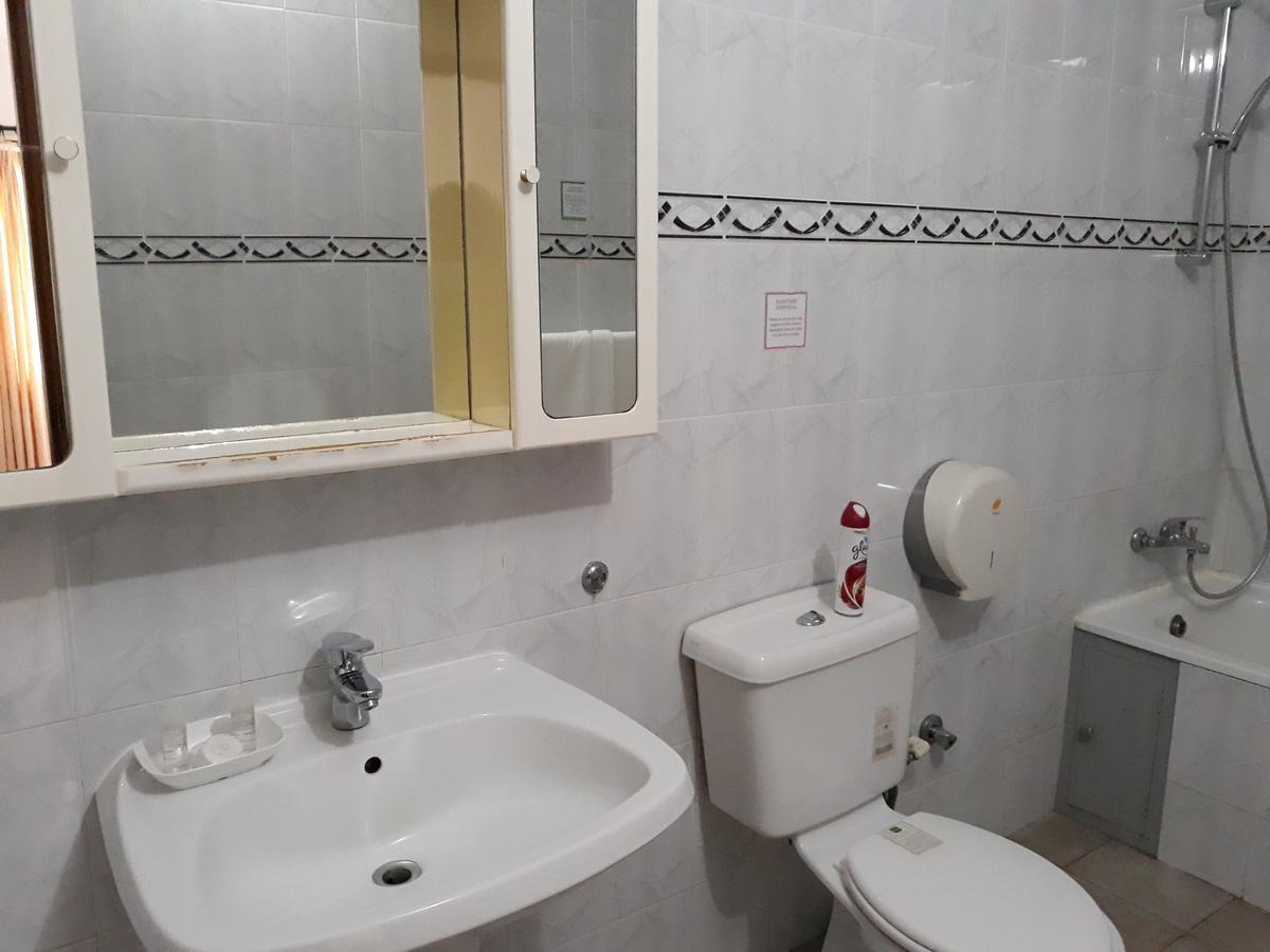 Lavender Lodge Hotel Accra Buitenkant foto